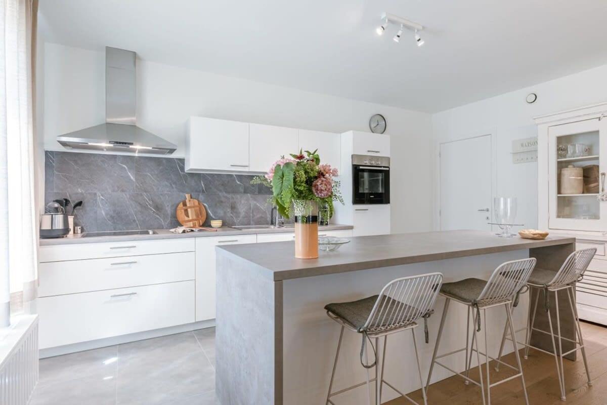 Huswell - A Luminous Apartment Near The Marina Oostende Exterior foto